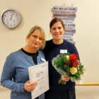 Jubilarin Katja Ehlert und Claudia Nitsch, Leiterin der Tagespflege-Einrichtungen im Sozialwerk