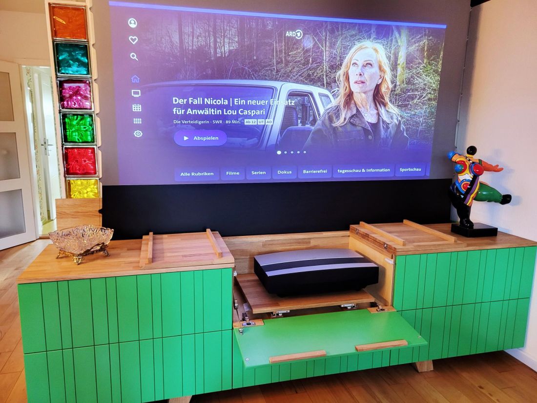 Der Beamomat ist das perfekte TV-Beamer-Möbel